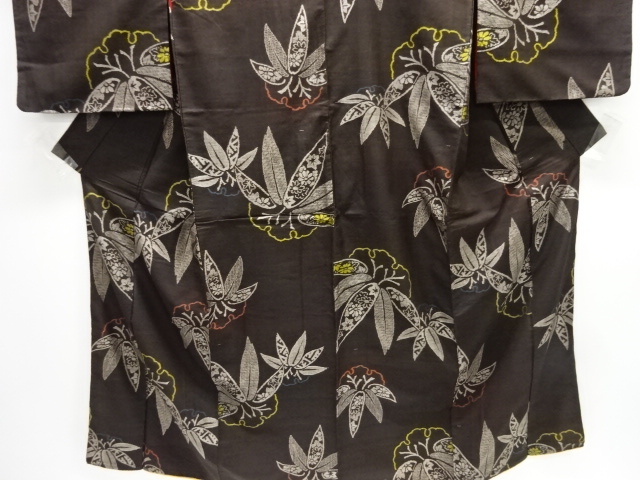  大正ロマン　雪輪に笹模様織出し本場泥大島紬着物